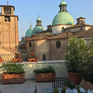 https://la-loggia-al-duomo-treviso.hotelinveneto.com