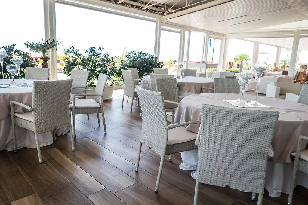 Hotel Villa Sorriso Lido di Jesolo 4*,